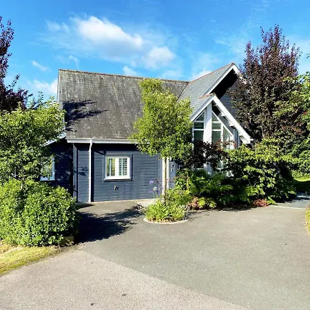Luxurious 4 Bedroom New England Style - Trewhiddle V9 Vakantiehuis *