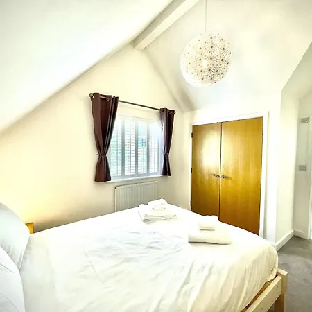 Luxurious 4 Bedroom New England Style - Trewhiddle V9 Vakantiehuis