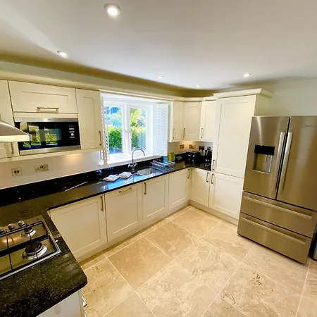 Luxurious 4 Bedroom New England Style - Trewhiddle V9 * St Austell